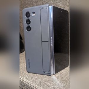 Samsung Z fold 5 unlocked & Specialized Case